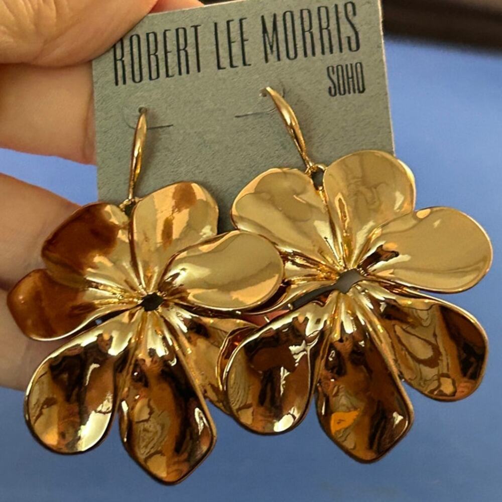 Robert Lee Morris Studio Gold Tone Flower Dangle Earrings NWT